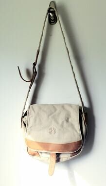 L.L. Bean Unisex Tan Leather Messenger Bag Medium Size Preppy Utility Quality